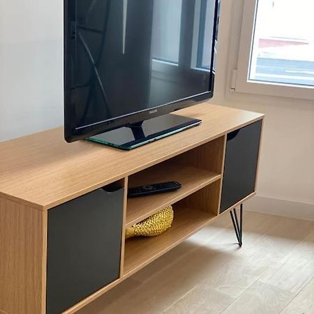 Brand New 1 Bedroom Flat With Parking- 5 Min Paris Pte De Versailles อิซซีเลมูลิโนต์ ภายนอก รูปภาพ