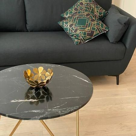 Brand New 1 Bedroom Flat With Parking- 5 Min Paris Pte De Versailles อิซซีเลมูลิโนต์ ภายนอก รูปภาพ