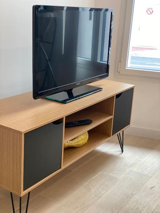 Brand New 1 Bedroom Flat With Parking- 5 Min Paris Pte De Versailles อิซซีเลมูลิโนต์ ภายนอก รูปภาพ